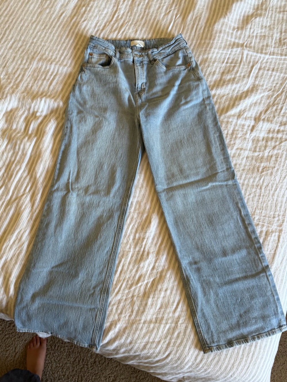 Women’s Wide Leg Jeans in Light Blue Wash